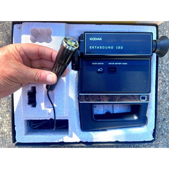 Vintage Kodak Ektasound 130 Movie Camera Outfit w/ Microphone & Box – Super 8 - Picture 3 of 7